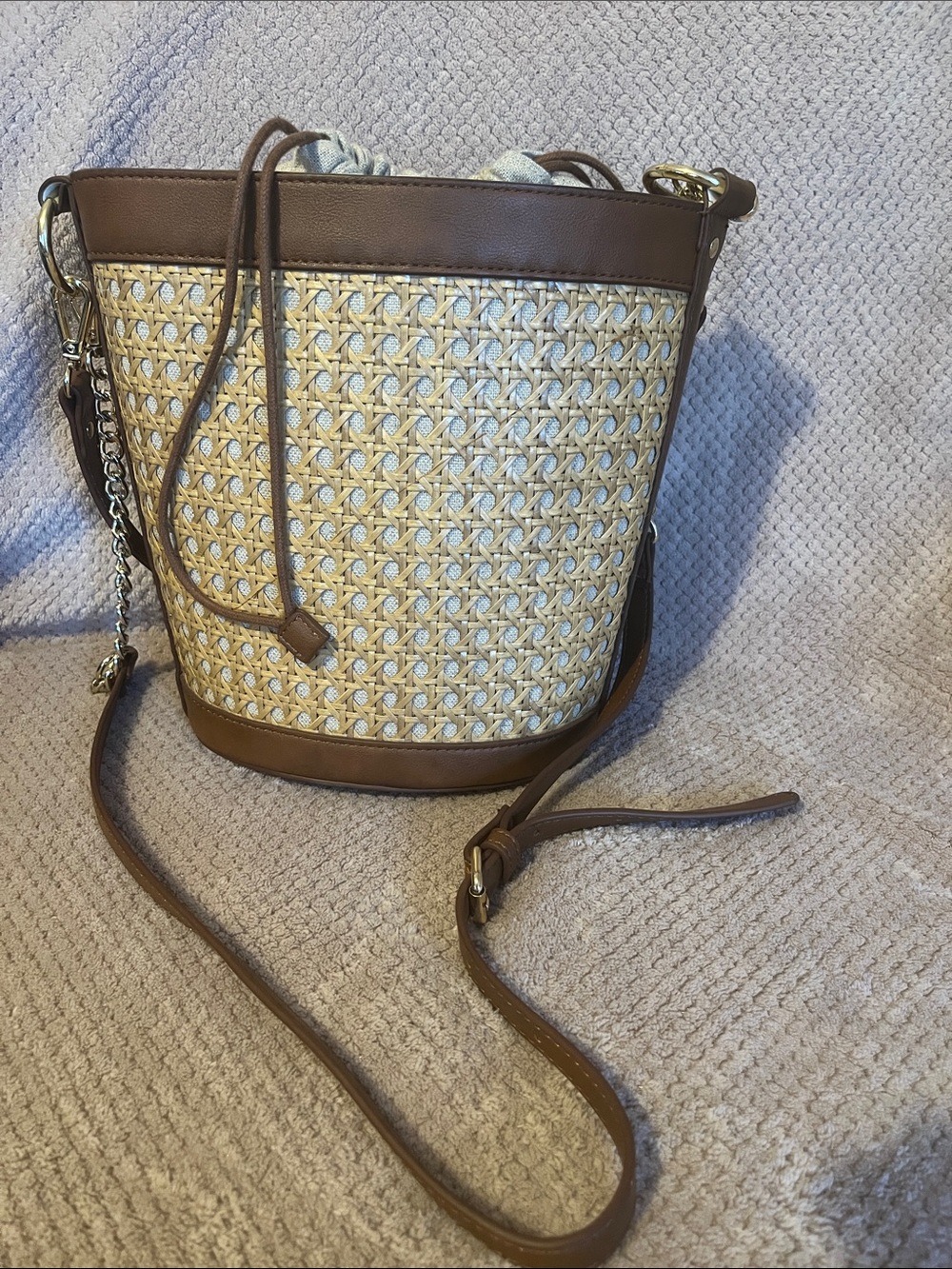 International Concepts Woven Straw Bucket Crossbody Bag in Brown and Cream NWOT